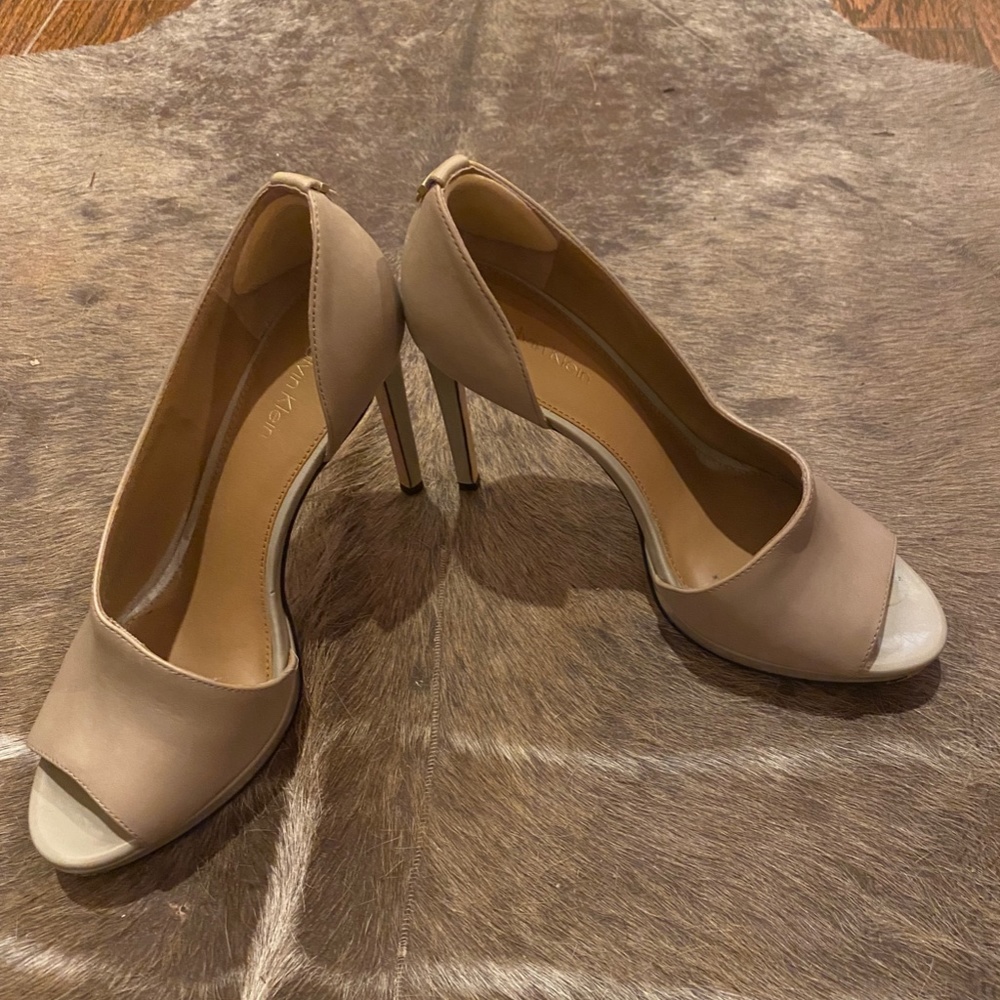 Calvin Klein Size 7 Gorgeous and Sexy